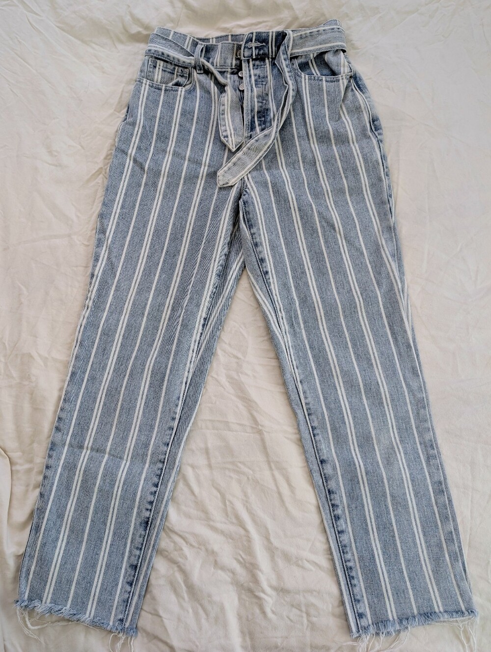 PacSun Vertical Stripe High-Waist Tie-Belt Jeans - Light Blue & White
